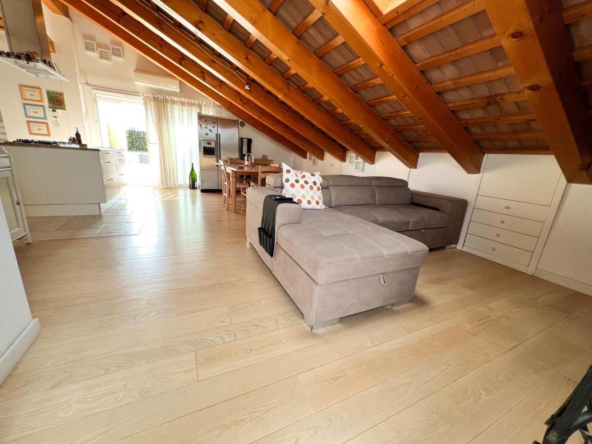 Ferienwohnung Erman House Mansarda Sulla Riviera Del Brenta Venezia Dolo Exterior foto